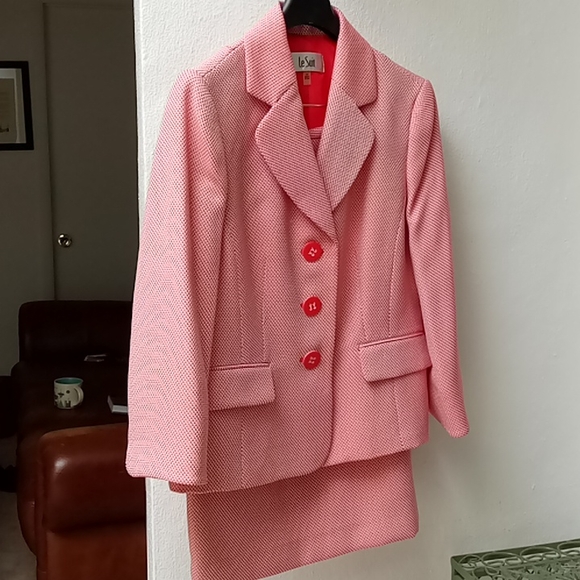 Le Suit Skirt Suit - Picture 4 of 7